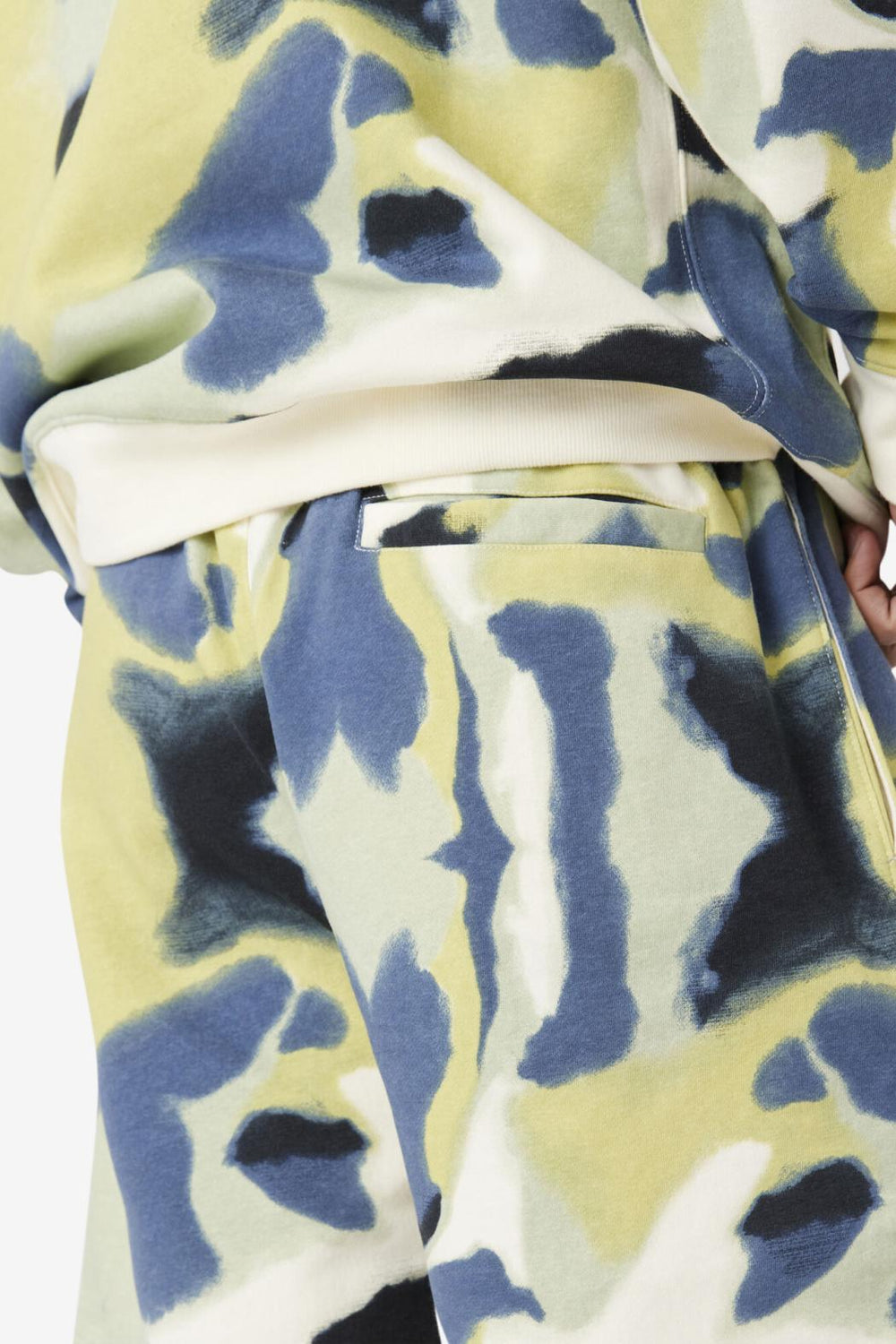 FILA Aim Short 177 BABY'S BREATH BRUSHSTROKE PRINT | Men Pants &amp; Shorts