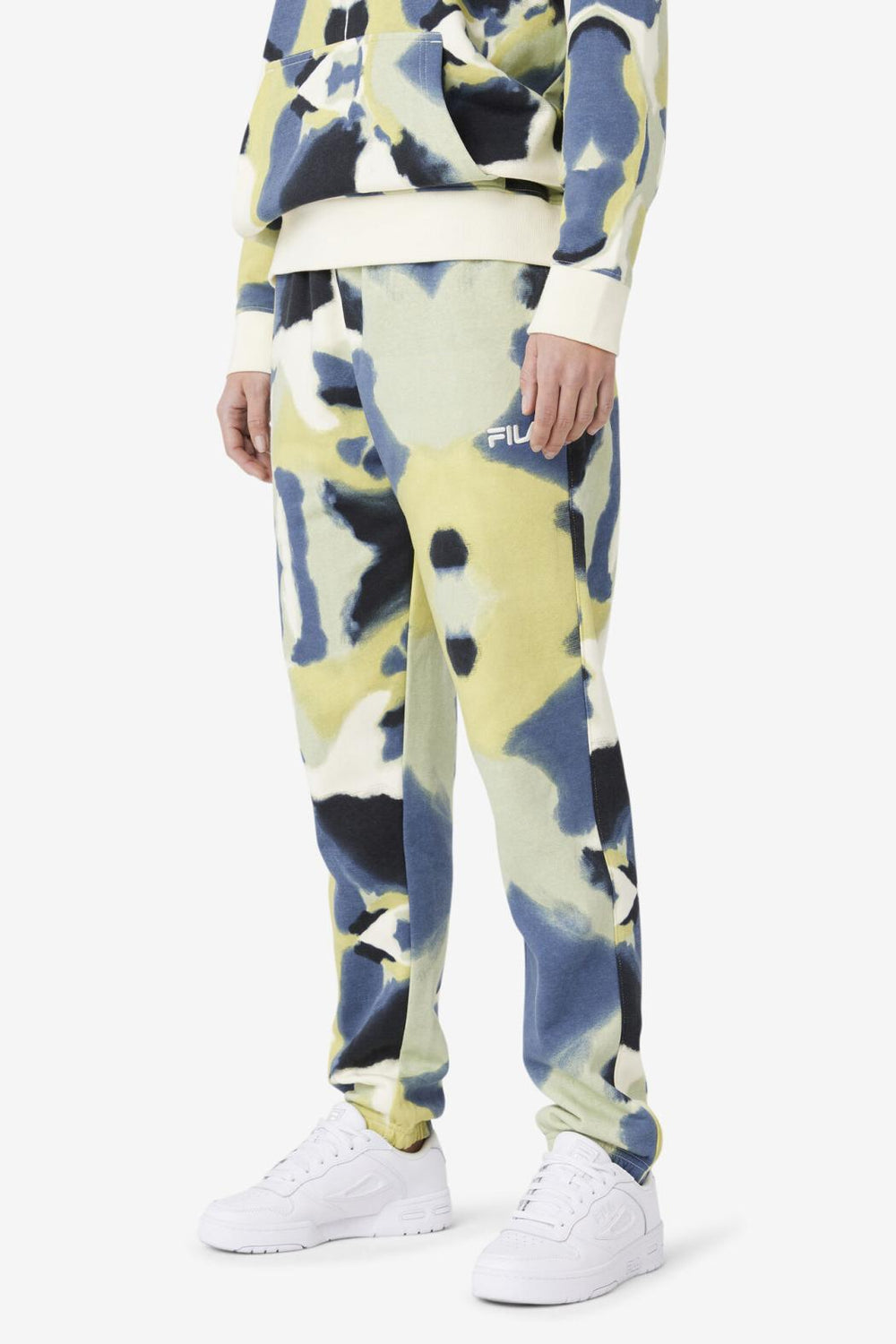 FILA Jabre Jogger 177 BABY'S BREATH BRUSHSTROKE PRINT | Women Shorts &amp; Pants