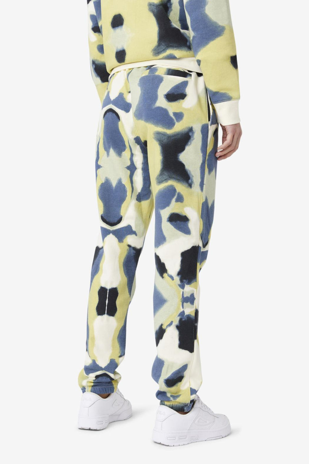 FILA Jabre Jogger 177 BABY'S BREATH BRUSHSTROKE PRINT | Women Shorts &amp; Pants