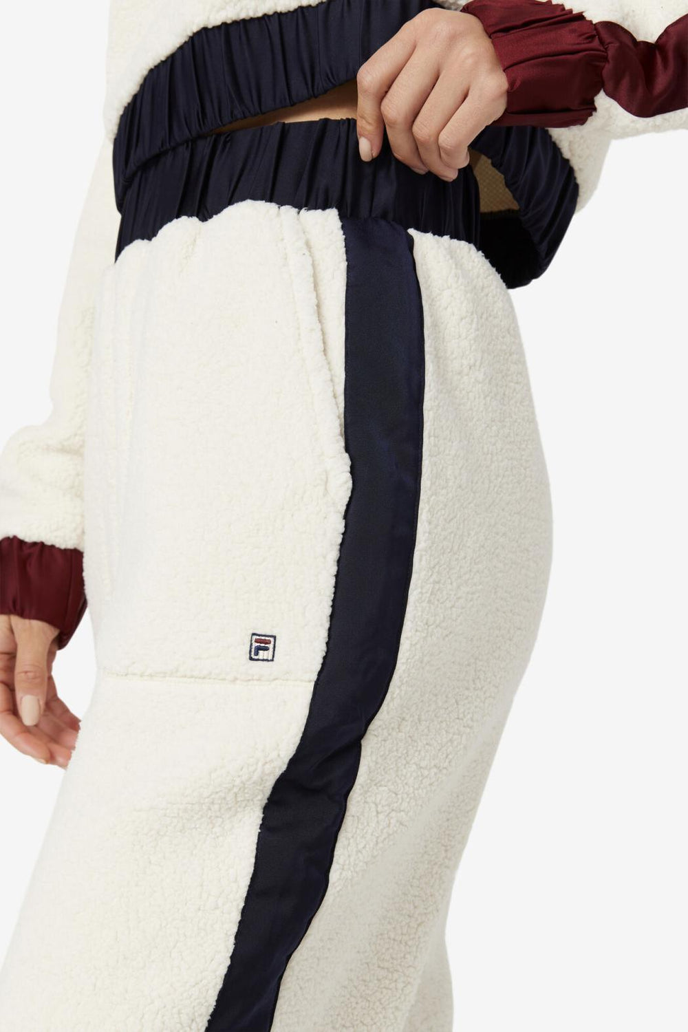 FILA Malia Jogger 300 TOFU / PEACOAT / TAWNY PORT | Women Shorts &amp; Pants