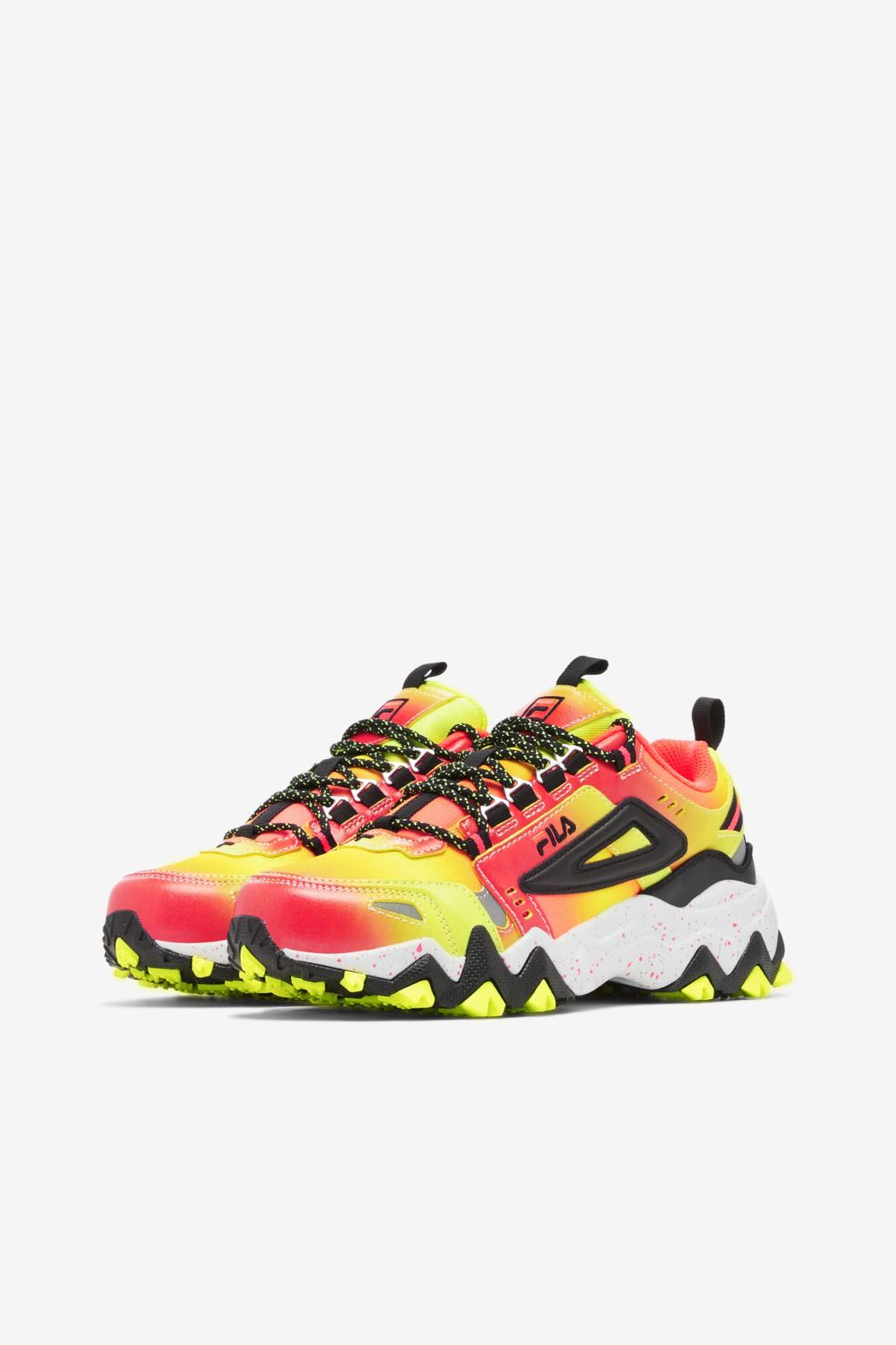 FILA Women's Oakmont TR 656 DIVA PINK / SAFETY YELLOW / BLACK | Women Sneakers &amp; Lifestyle